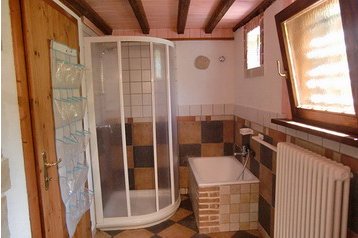 Italija Chata Ledro, Eksterier